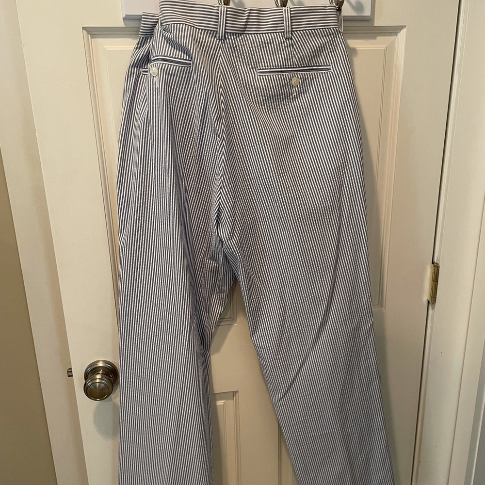 Men’s sear sucker pants.